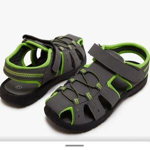 Skysole Boys Water Shoes Rugged Closed Toe Back Strap Amphibian Sandals Beach nw